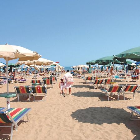 Hotel Elvia Lignano Sabbiadoro Dış mekan fotoğraf