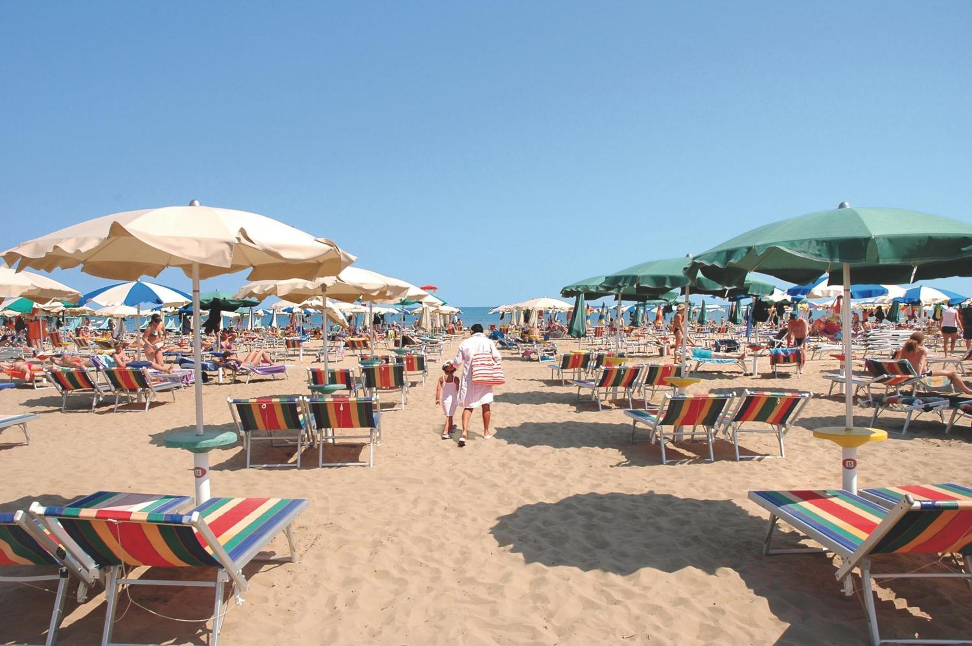 Hotel Elvia Lignano Sabbiadoro Dış mekan fotoğraf